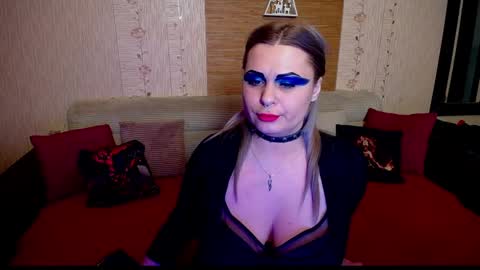 Snapshot of annessixreign chatting on January 19, 2:38 pm AnnessixReign online show from January 19, 2:38 pm