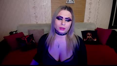 Snapshot of annessixreign chatting on March 6, 4:49 pm AnnessixReign online show from March 6, 4:49 pm