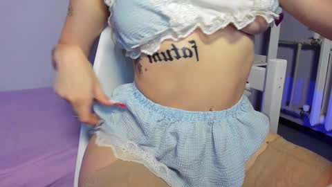 Snapshot of annetenet chatting on December 12, 7:19 am Annet online show from December 12, 7:19 am