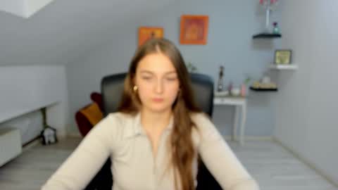 annewilsonn online show from November 10, 12:59 pm