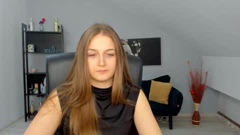 annewilsonn online show from March 12, 6:41 am