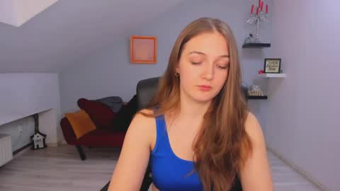 Snapshot of annewilsonn chatting on April 24, 1:13 pm annewilsonn online show from April 24, 1:13 pm