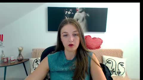 Snapshot of annewilsonn chatting on June 10, 10:03 am annewilsonn online show from June 10, 10:03 am