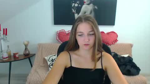 Snapshot of annewilsonn chatting on July 24, 6:44 am annewilsonn online show from July 24, 6:44 am