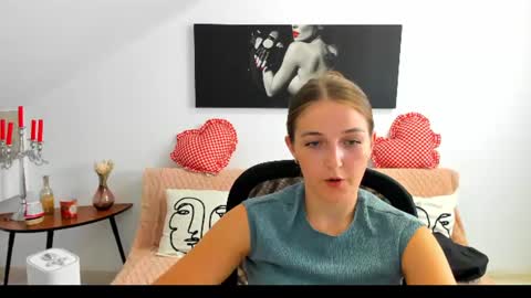 Snapshot of annewilsonn chatting on August 3, 9:04 am annewilsonn online show from August 3, 9:04 am