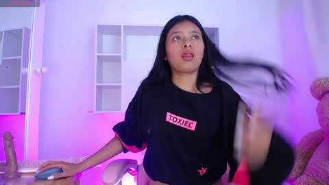 Snapshot of anni99_ chatting on January 31, 1:34 pm Anni online show from January 31, 1:34 pm