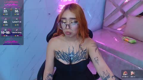 Snapshot of anni_acker_b chatting on February 21, 8:16 pm Anni acker b online show from February 21, 8:16 pm