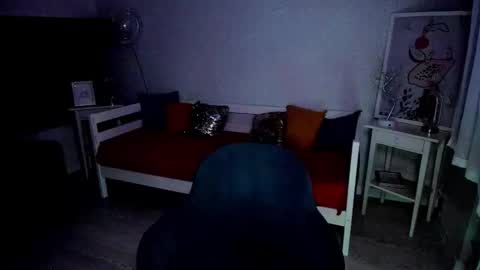 Anni online show from February 19, 1:40 pm