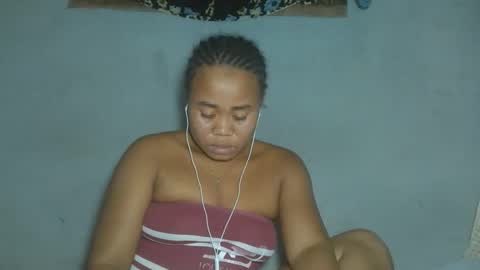 Snapshot of annick98 chatting on April 18, 7:29 pm annick98 online show from April 18, 7:29 pm