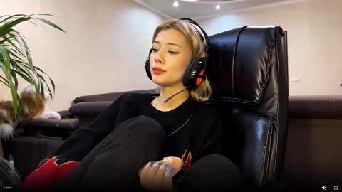 Snapshot of annie1fuc4 chatting on March 17, 6:33 pm annie1fuc4 online show from March 17, 6:33 pm