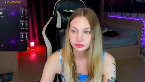 Annie online show from September 20, 11:50 pm