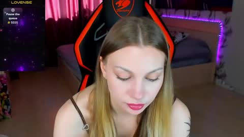 Annie online show from April 15, 7:04 am