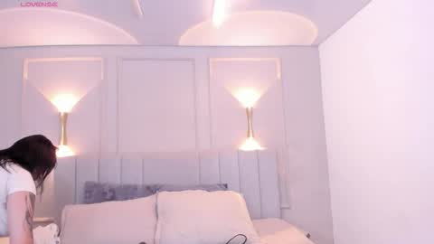 annie_20_ online show from February 4, 12:11 pm