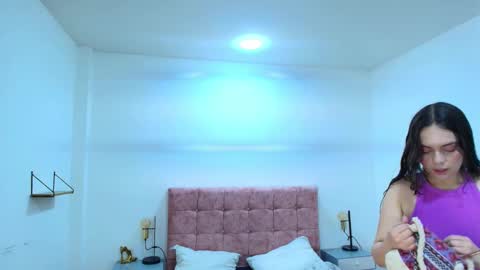 Snapshot of annie_bonnie_ chatting on February 27, 11:32 am Annie Bonnie online show from February 27, 11:32 am