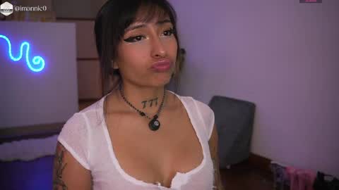 Annie online show from April 8, 9:48 pm