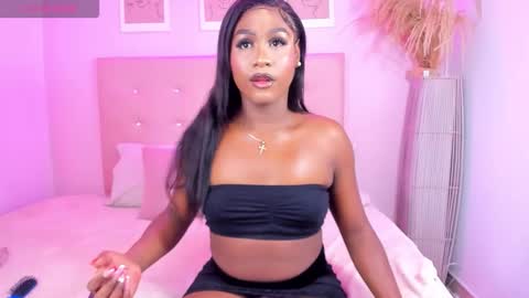 annie_dolce_ online show from October 4, 8:51 pm