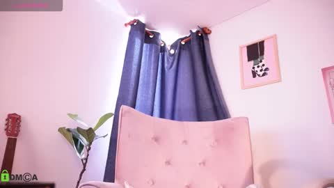 Annie online show from October 28, 1:47 pm