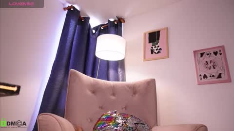 Annie online show from February 9, 2:21 pm