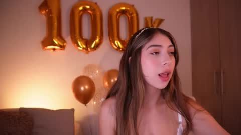 Annie Evans online show from December 1, 10:48 pm