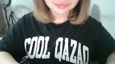 Snapshot of annie_light chatting on February 16, 12:45 pm Annie Light online show from February 16, 12:45 pm