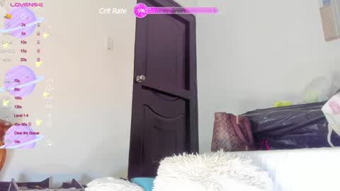Snapshot of annie_santosx chatting on December 24, 5:34 pm annie_santosx online show from December 24, 5:34 pm