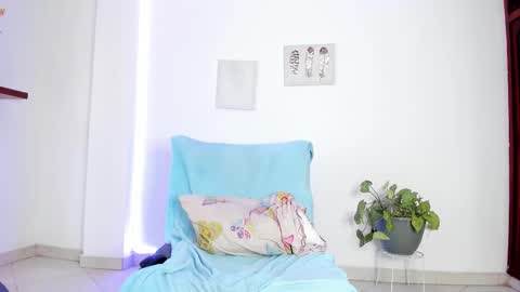 Annie online show from December 13, 7:53 pm