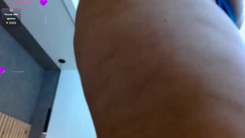 Snapshot of annie_volker chatting on October 22, 3:51 am Annie Volker online show from October 22, 3:51 am