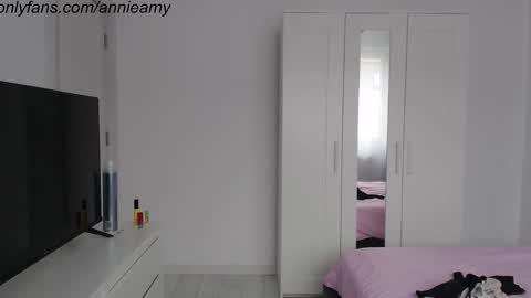 Annie online show from January 22, 1:00 pm