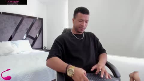 Annie and Stefan online show from November 25, 2:50 pm