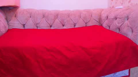 annie online show from September 12, 3:06 am