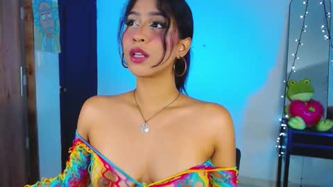 AnnieBlu3 online show from November 4, 9:41 am