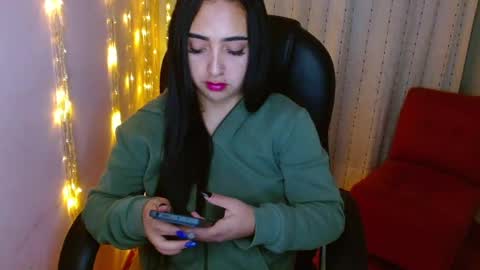 Snapshot of anniehh_ chatting on January 19, 8:29 am Annie Independent model Hello all offline tokens are appreciated thank you for your support.33 online show from January 19, 8:29 am