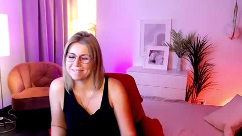 Annie online show from September 19, 5:53 am