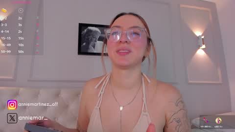 Snapshot of anniemartinezz chatting on January 23, 3:01 pm Annie online show from January 23, 3:01 pm
