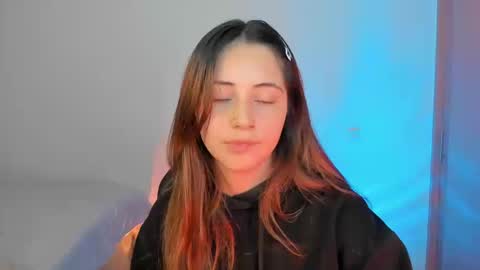 Annie online show from September 26, 3:32 am