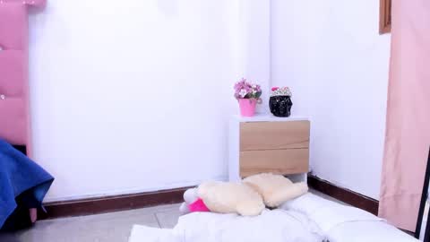 Annie online show from February 8, 2:04 am