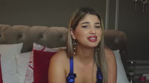 AnnieStyles online show from March 3, 10:06 am