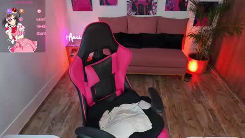 Annie FROM 8AM TO 4PM CDT online show from February 18, 10:14 pm