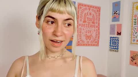 annietinky online show from September 20, 12:44 am