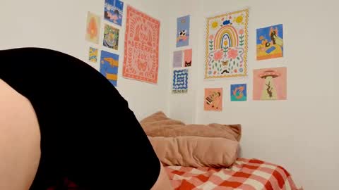 annietinky online show from November 2, 4:59 am