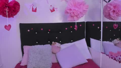 Annie Evans  online show from February 15, 8:16 pm