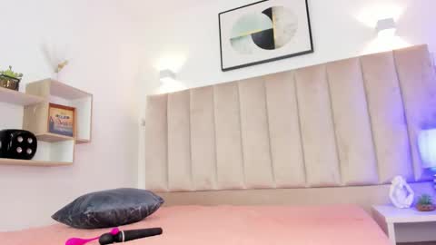 Annie Queen online show from September 11, 3:06 am