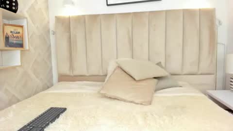 Annie Queen online show from January 17, 3:11 am