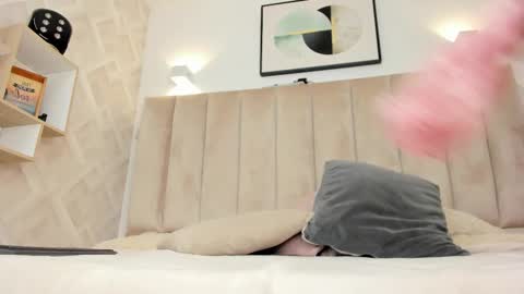 Annie Queen online show from February 28, 3:40 am