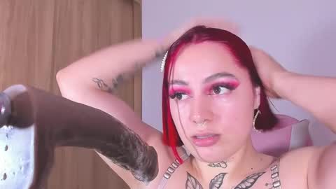 Snapshot of annika_03 chatting on February 10, 10:30 pm Gise. online show from February 10, 10:30 pm