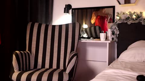 annittastar online show from December 17, 1:50 am