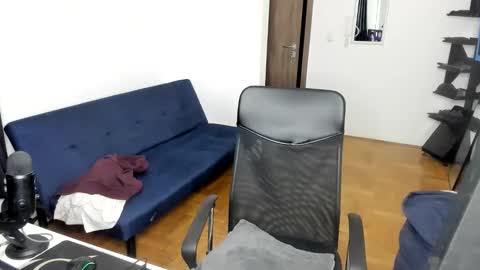    online show from October 20, 3:01 pm