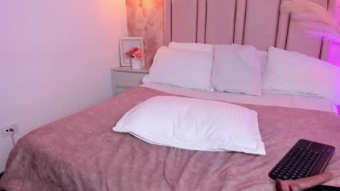 Snapshot of anntonella_watson chatting on February 24, 3:32 pm ANTON online show from February 24, 3:32 pm