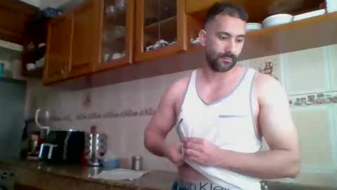 Snapshot of annuler_9 chatting on May 4, 2:35 pm adrenalinE online show from May 4, 2:35 pm