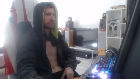 LoyalDog online show from April 12, 11:48 am